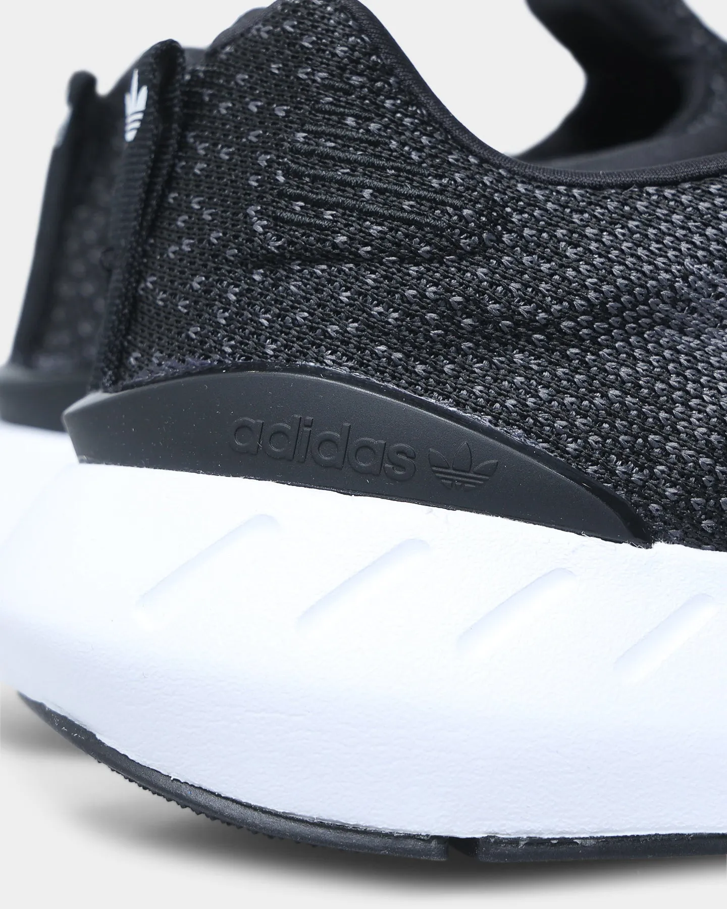 Adidas Swift Run 22 Core Black/Cloud White/Grey Five