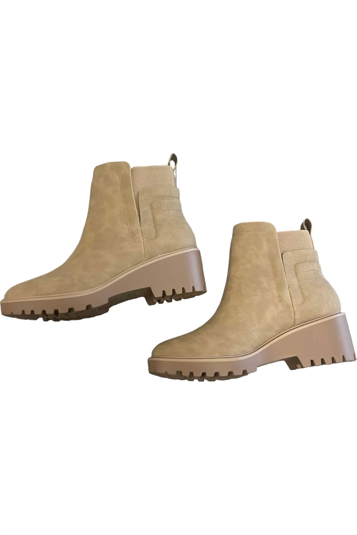 Bait Chelsea Boots In Latte