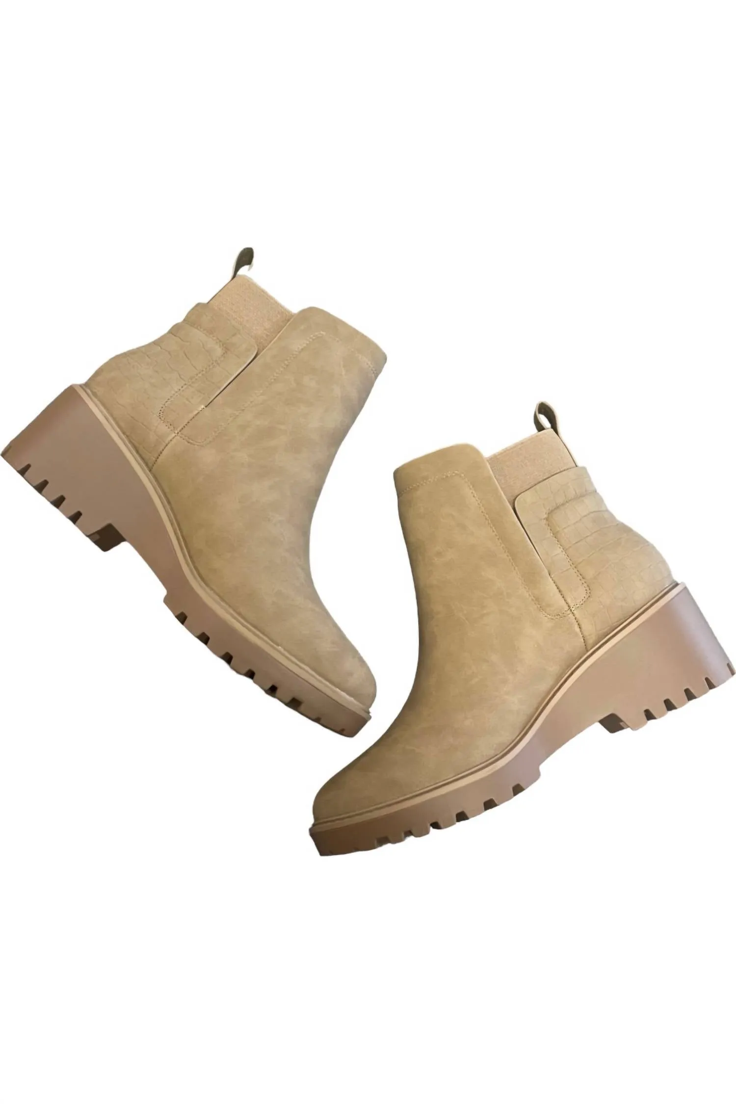 Bait Chelsea Boots In Latte