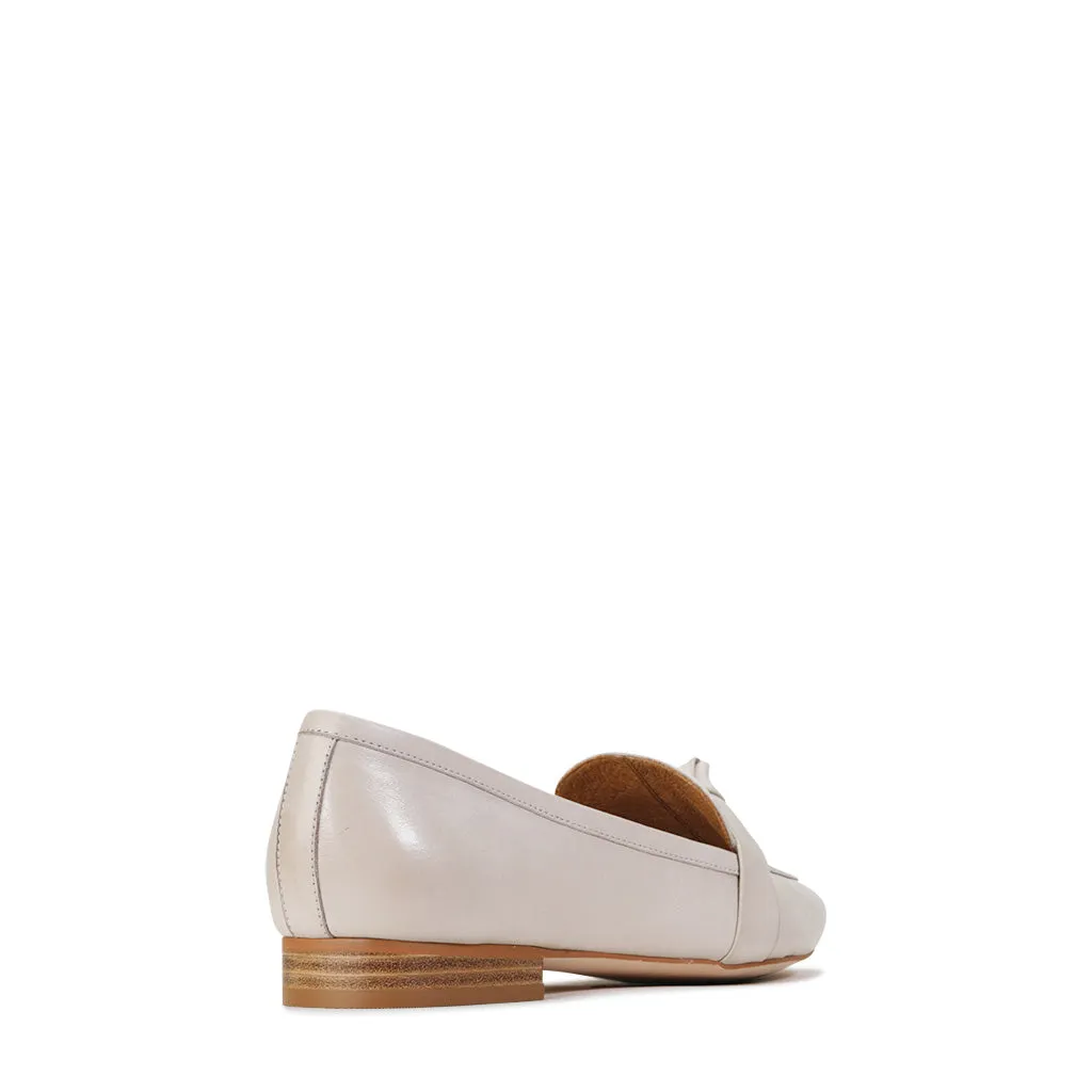 EVERLEE LEATHER POINTED LOAFERS