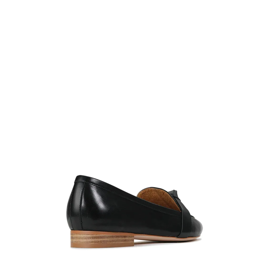 EVERLEE LEATHER POINTED LOAFERS