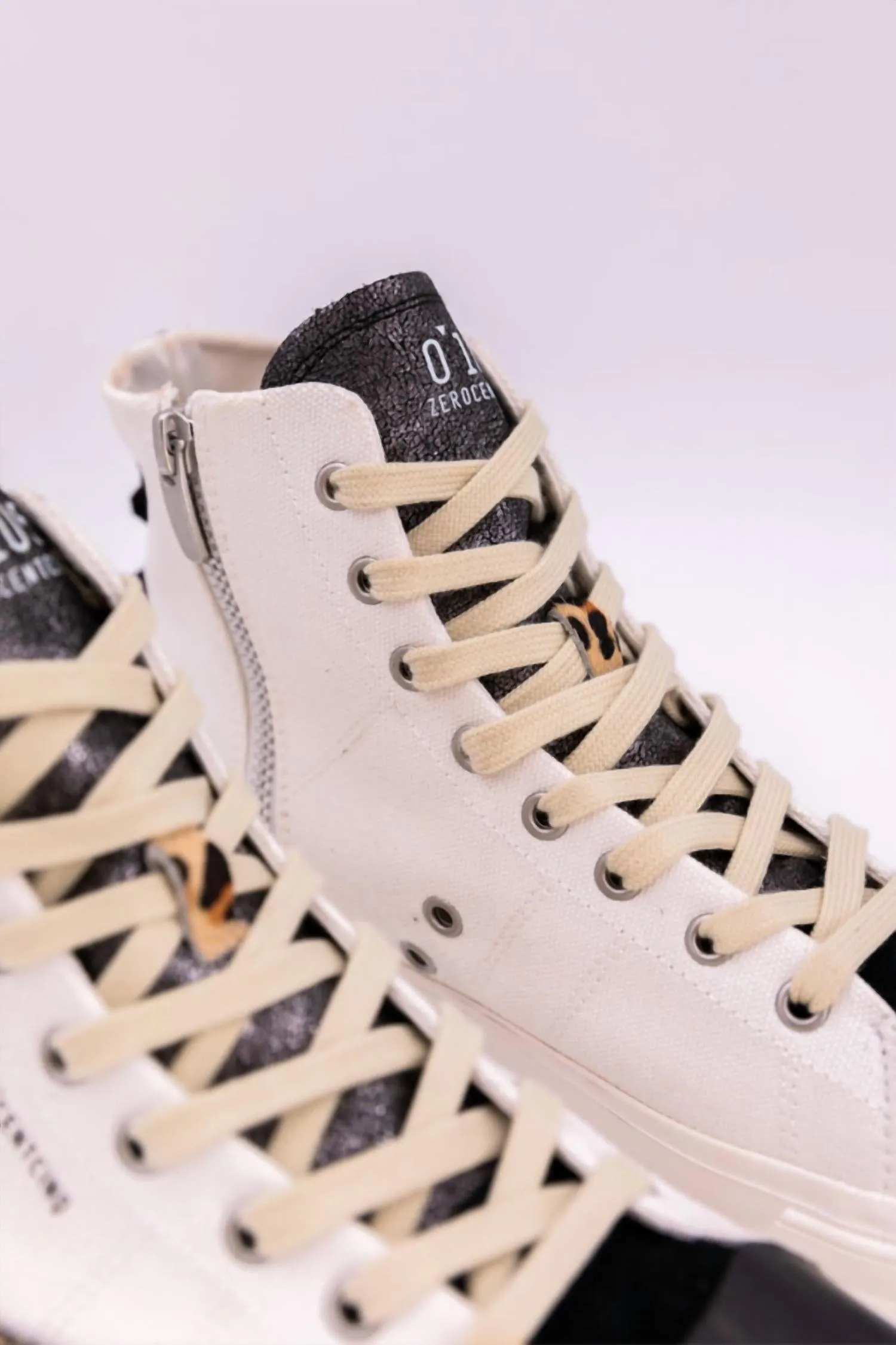 Hi-Top Fox 1 Shoes In Black/white