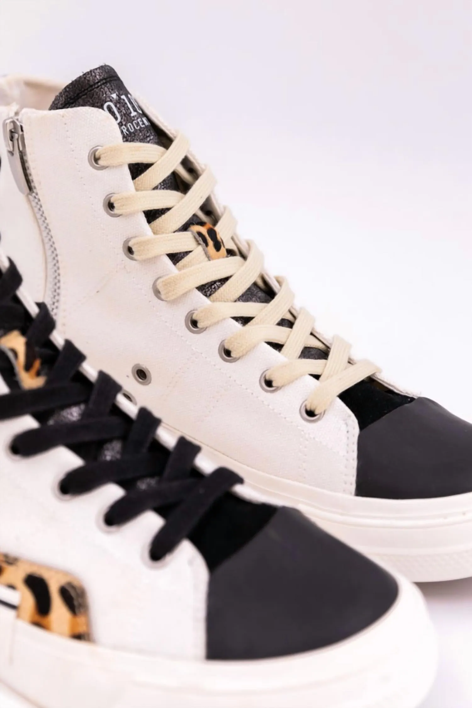 Hi-Top Fox 1 Shoes In Black/white