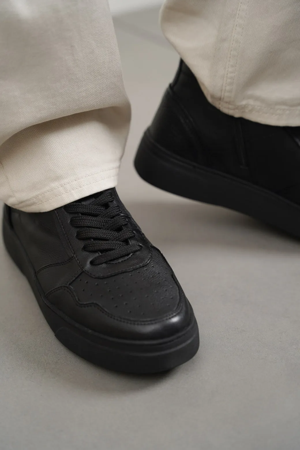 HIGH-TOP LEATHER SNEAKERS