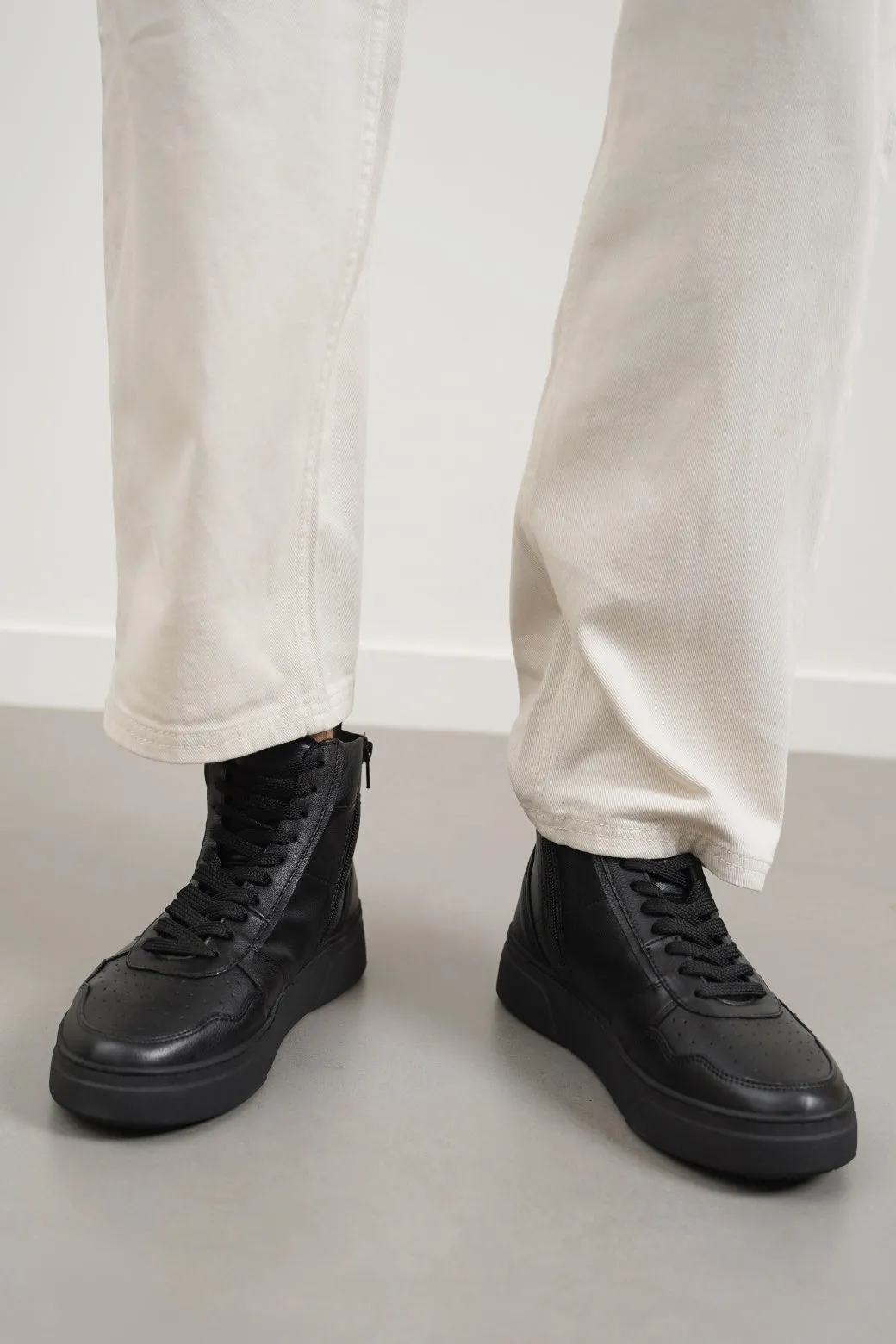 HIGH-TOP LEATHER SNEAKERS