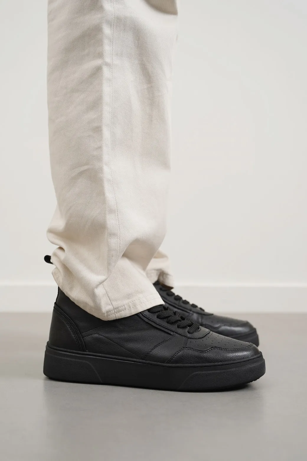 HIGH-TOP LEATHER SNEAKERS