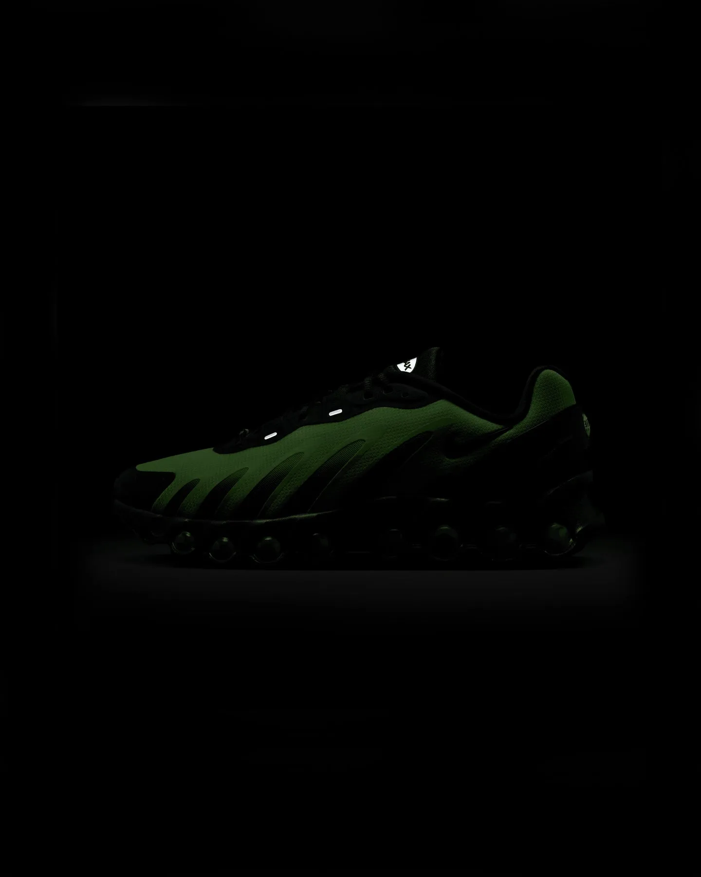 Nike Air Max DN8 "Green Strike" Black/Green