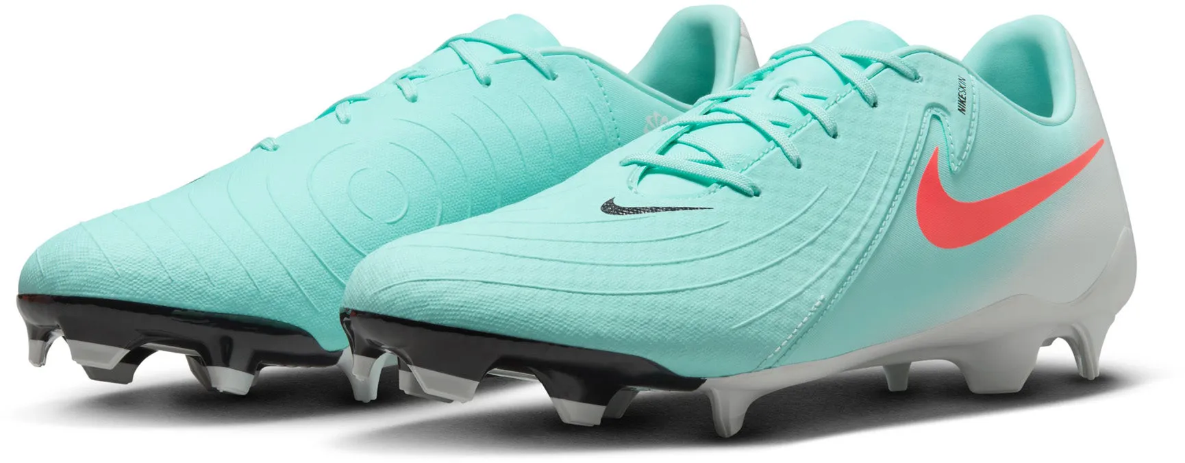 Nike Phantom GX 2 Academy MG Low Top Soccer Cleats
